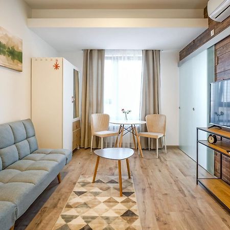 Bright Apartments Moments Away From Herastrau Park, Mall And Metro บูคาเรสต์ ภายนอก รูปภาพ