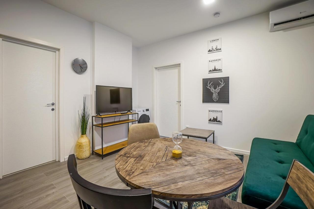 Bright Apartments Moments Away From Herastrau Park, Mall And Metro บูคาเรสต์ ภายนอก รูปภาพ