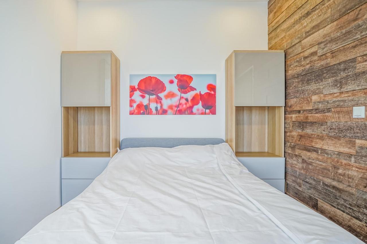 Bright Apartments Moments Away From Herastrau Park, Mall And Metro บูคาเรสต์ ภายนอก รูปภาพ