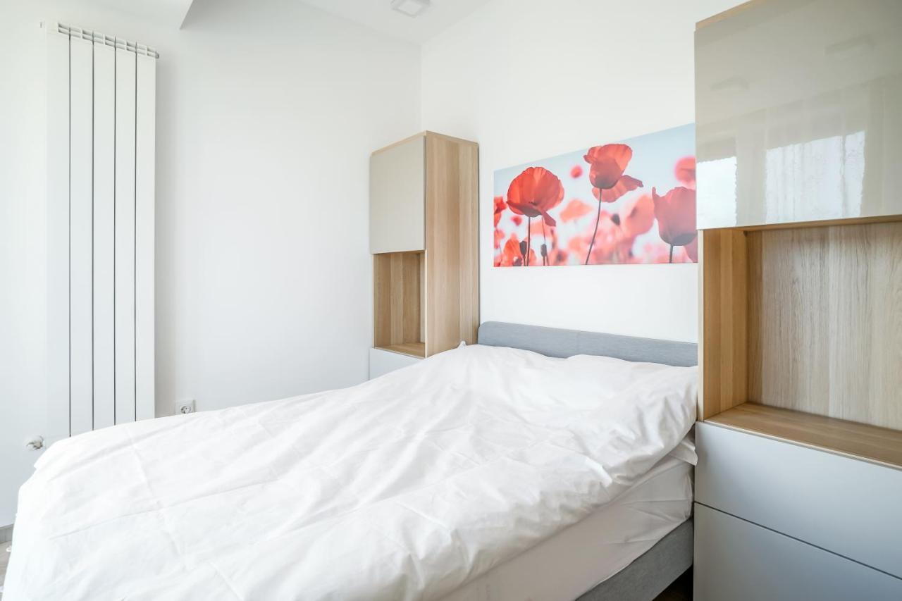 Bright Apartments Moments Away From Herastrau Park, Mall And Metro บูคาเรสต์ ภายนอก รูปภาพ