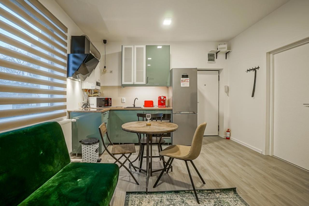 Bright Apartments Moments Away From Herastrau Park, Mall And Metro บูคาเรสต์ ภายนอก รูปภาพ