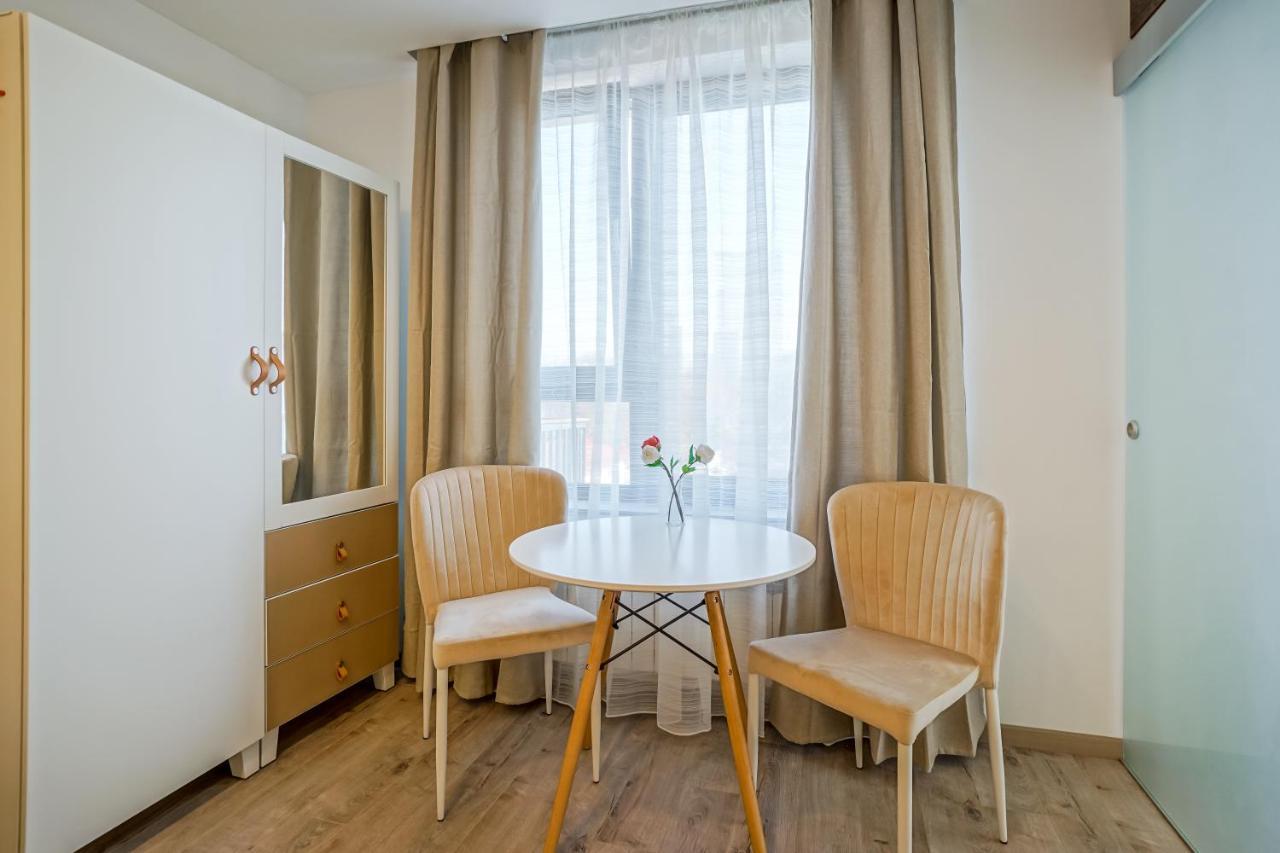 Bright Apartments Moments Away From Herastrau Park, Mall And Metro บูคาเรสต์ ภายนอก รูปภาพ