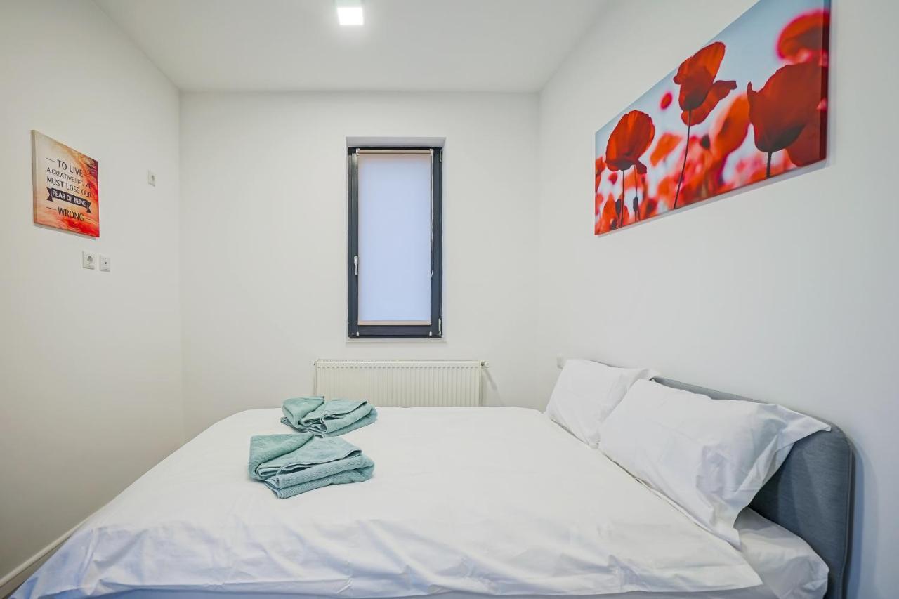 Bright Apartments Moments Away From Herastrau Park, Mall And Metro บูคาเรสต์ ภายนอก รูปภาพ