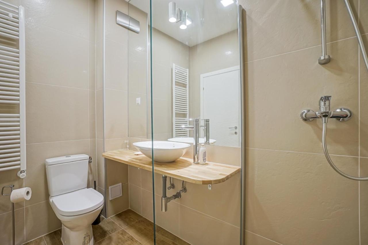 Bright Apartments Moments Away From Herastrau Park, Mall And Metro บูคาเรสต์ ภายนอก รูปภาพ